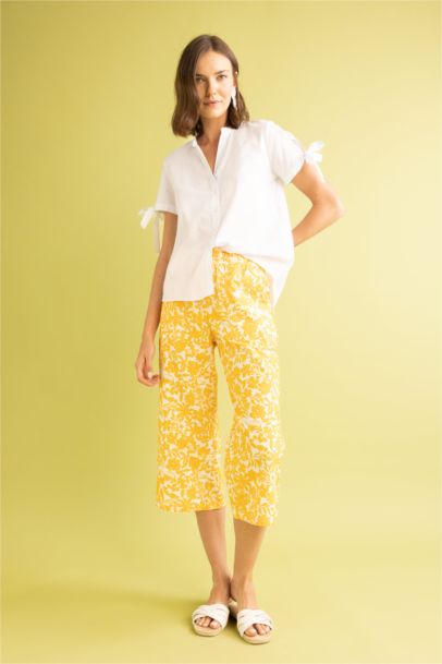 Wide Leg Floral Pattern Linen Look Capri