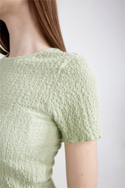 تيشيرت نص كم مضلع مخصر برقبة مستديرة