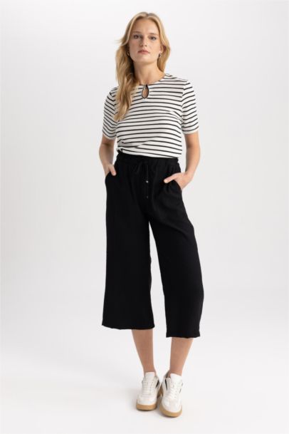 تيشيرت قصة عادية نص كم ورقبة دائرية