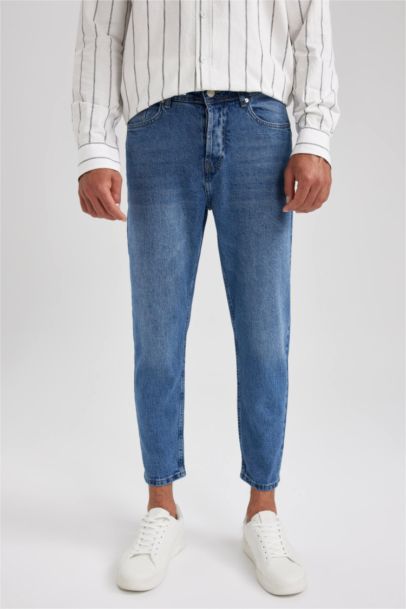 Slim Crop Fit Jeans