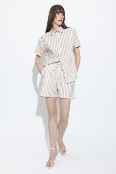 شورت مخطط وايد ليج بخصر عالي