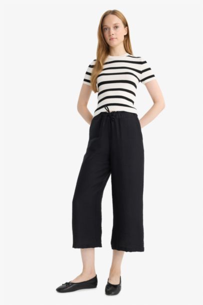 Straight Leg Linen Look Capri