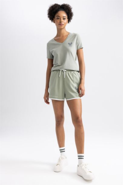 شورت رياضي بقصة عادية بجيوب