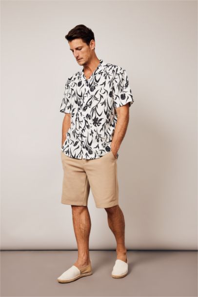 Regular Fit Resort Neck Woven Printed Short Sleeve Shirt