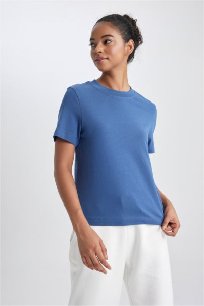 Standart Fıt Bisiklet Yaka Sporcu Kısa Kollu Tişört