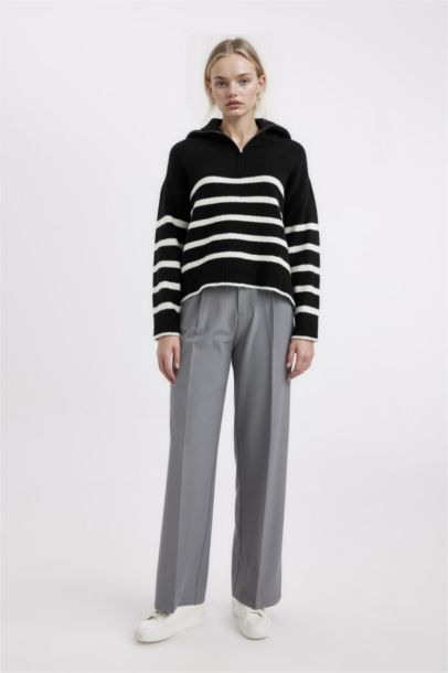 Свитер оверсайз с воротником