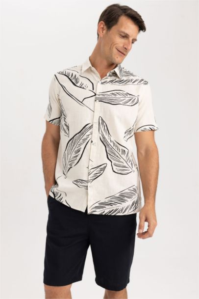 Regular Fit Polo Collar Woven Printed Short Sleeve Shirt