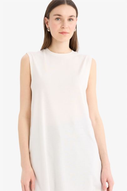 Regular Fit Crew Neck Basic Sleeveless T-Shirt