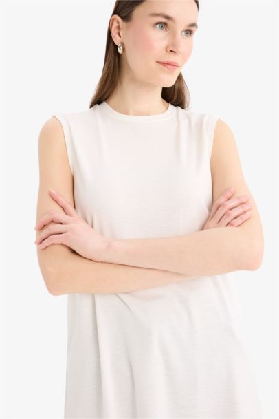 Regular Fit Crew Neck Basic Sleeveless T-Shirt