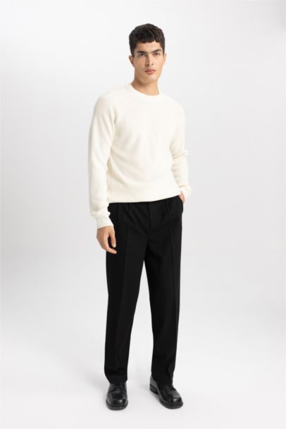 Standard Fit Crew Neck Basic Knitted Pullover