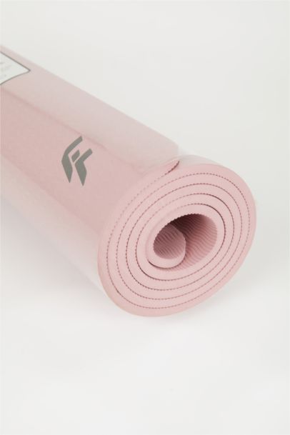 سجادة يوغا حريمي