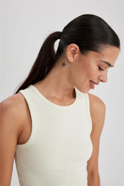 Slim Fit Camisole Halter Collar Sleeveless Tank Top