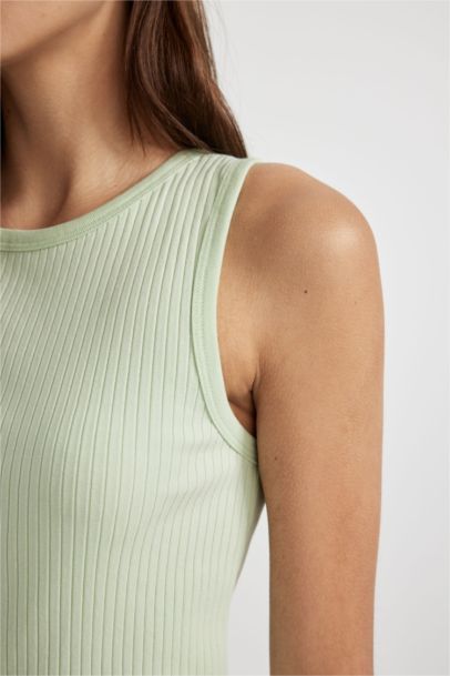 تانك توب مضلع سليم فيت برقبة رسن