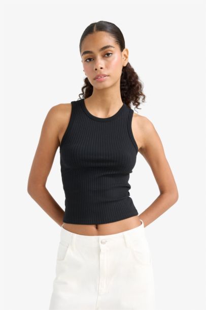 Slim Fit Camisole Halter Collar Tank Top