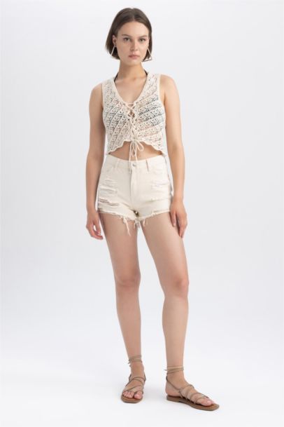 كروب توب قصة عادية برقبة V بدون أكمام