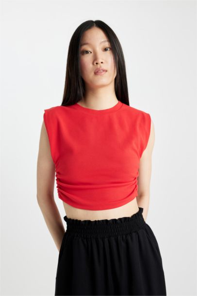 Slim Fit Dar Kesim Bisiklet Yaka Basic Düz Kolsuz Kırmızı Tişört