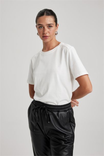 تي شيرت قطن قصة عادية بياقة مستديرة