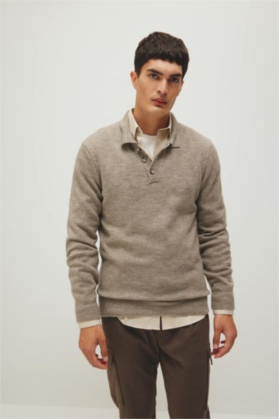 Standard Fit Polo Collar Buttoned Knitted Pullover