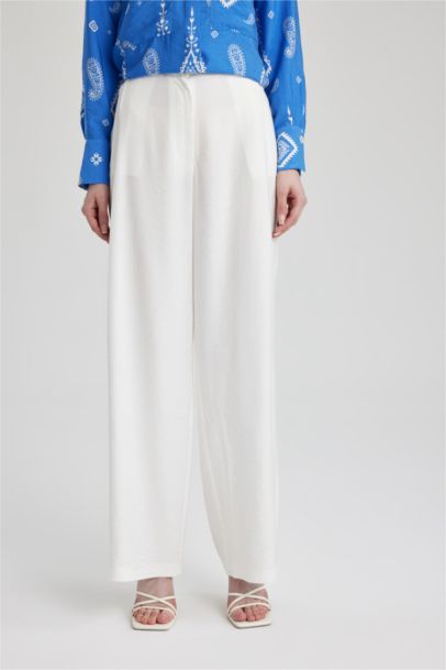 Wide Leg Geniş Paça Cepli Basic Düz Pantolon