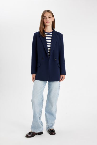 سترة بليزر اوفر سايز قصة واسعة