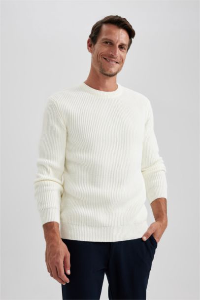 Standard Fit Crew Neck Knitwear Pullover