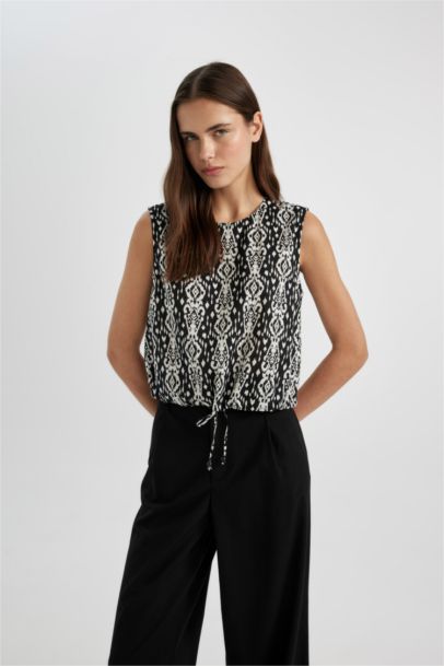 Round Neck Voile Sleeveless Crop Blouse