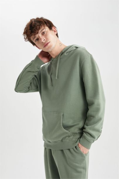 Свитшот стандартного кроя с капюшоном