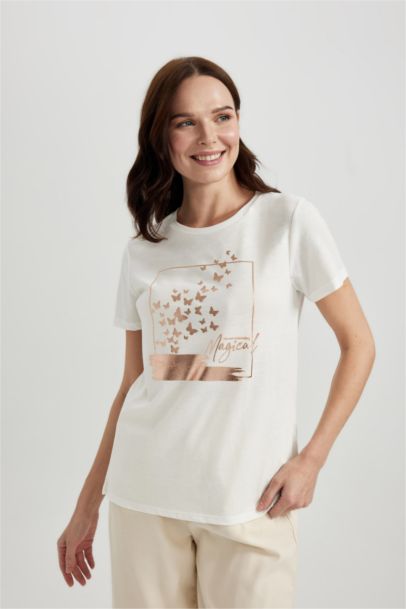 تي شيرت قصة عادية برقبة مستديرة