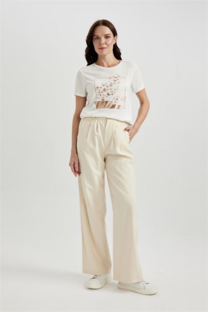 تي شيرت قصة عادية برقبة مستديرة