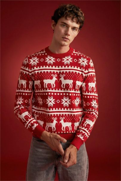 Standard Fit Crew Neck Knitted Pullover