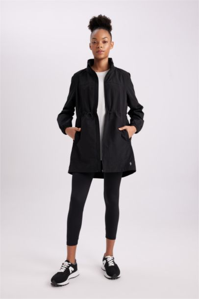 جاكيت مطر سليم فيت بغطاء للرأس طارد للماء من DeFactoFit