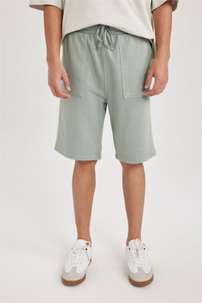 Regular Fıt Düz Paça Şort