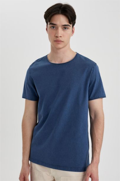 تيشيرت نص ردن بياخة مستديرة وقصة عادية