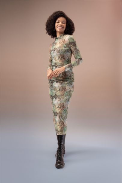 Платье макси с длинным рукавом