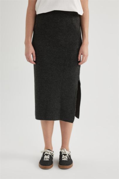 Slit Knitwear Midi Skirt