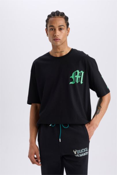 NBA Milwaukee Bucks Oversize Geniş Kalıp Bisiklet Yaka Kısa Kollu Tişört