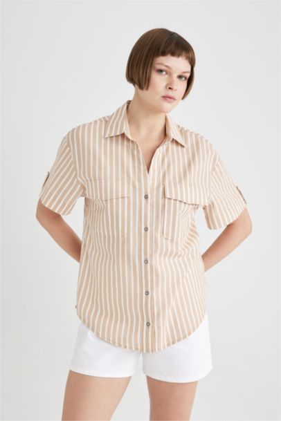 Chemise coupe régulière à Manches Courtes