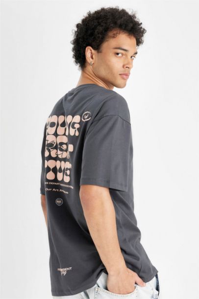 Comfort Fit Crew Neck Printed Short Sleeve T-Shirt