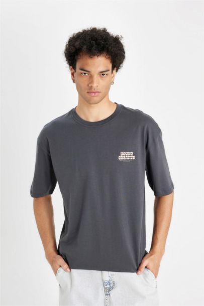 Comfort Fit Crew Neck Printed Short Sleeve T-Shirt