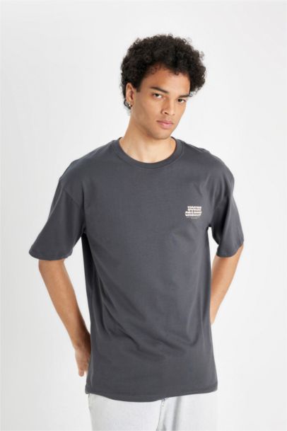 Comfort Fit Crew Neck Printed Short Sleeve T-Shirt