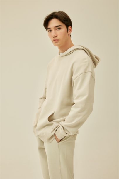 Comfort Regular Fit Rahat Kalıp Kapüşonlu Kanguru Cepli Basic Düz Sweatshirt