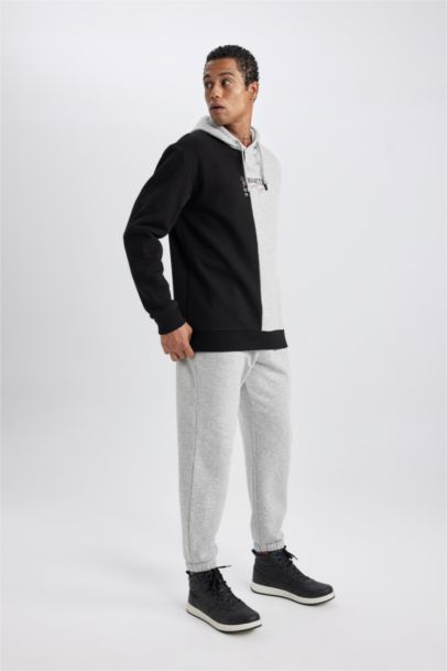 Standard Fit Jogger
