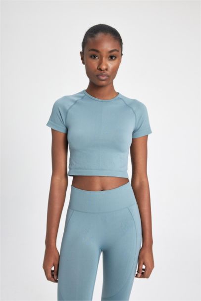 تيشيرت كروب توب نص ردن بياخة مستديرة