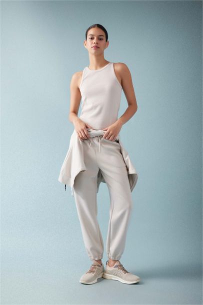 تيشيرت كت رياضي سليم فيت من DeFactoFit