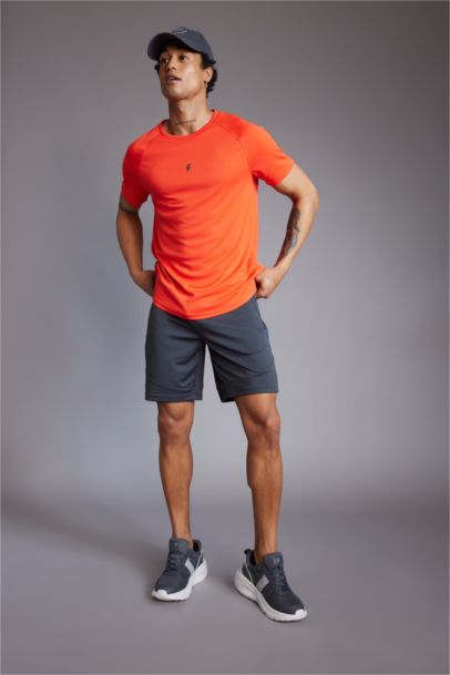 DeFactoFit Slim Fit Dar Kesim Sporcu Kısa Paça Şort