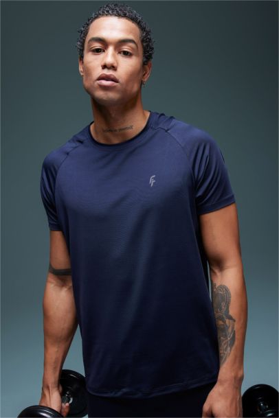 Standard Fit Crew Neck Sports T-Shirt