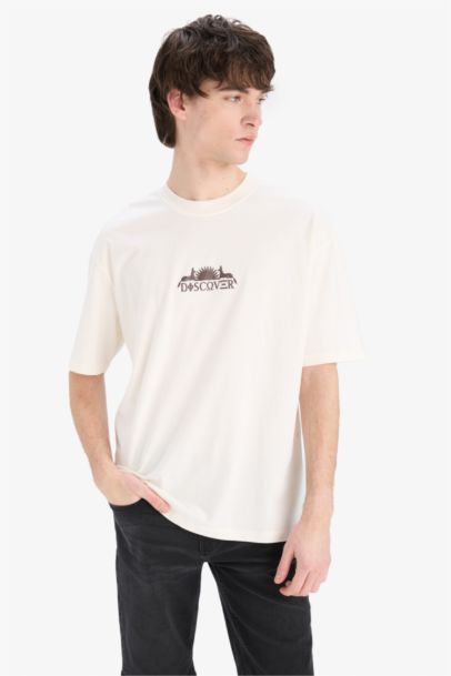 تيشيرت قطن نص كم اوفر سايز برقبة مستديرة بطبعة من الخلف