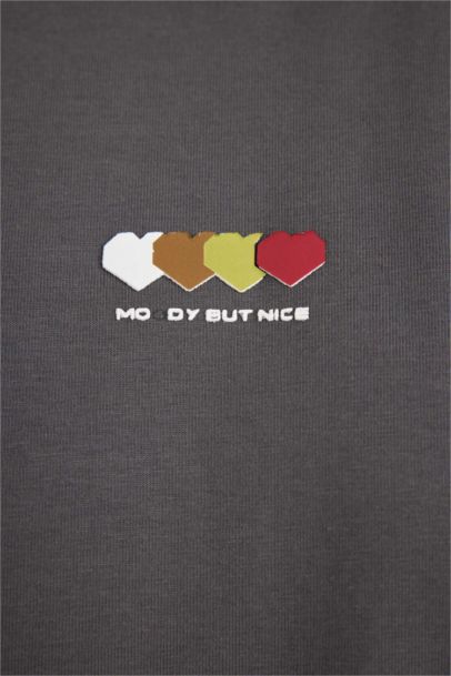 تيشيرت نص كم قصة عادية مطبوع