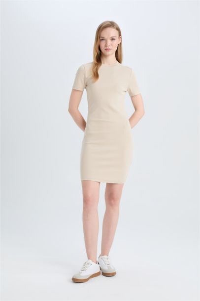 Мини платье bodycon с круглым вырезом, обтягивающее, с коротким рукавом, из вязаного хлопка с кантом