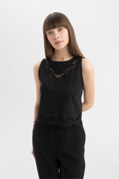 Regular Fit Round Neck Linen Blend Sleeveless Blouse